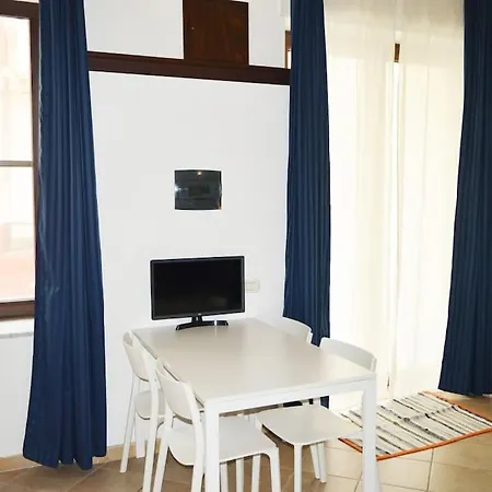 Sm Maisonette Villanova *